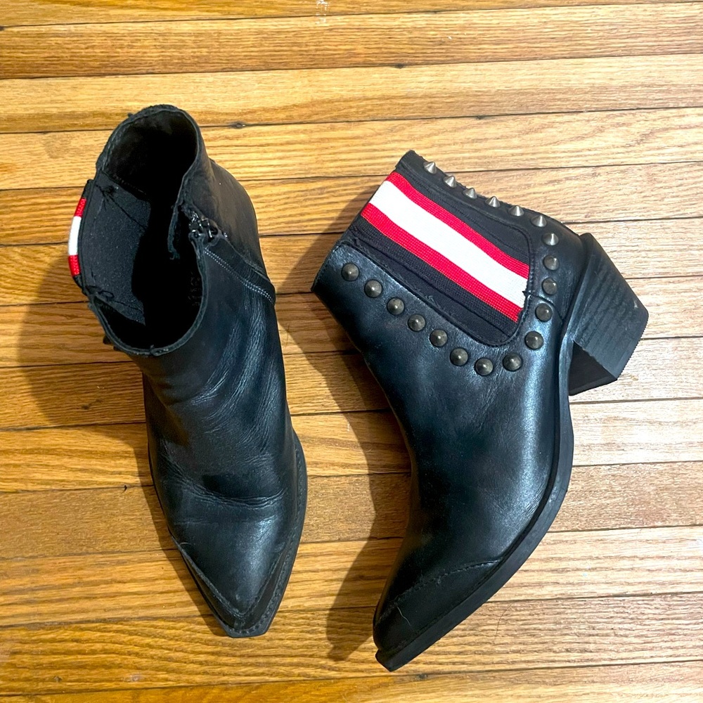 Brusque Leather Boots - Picture 2 of 8